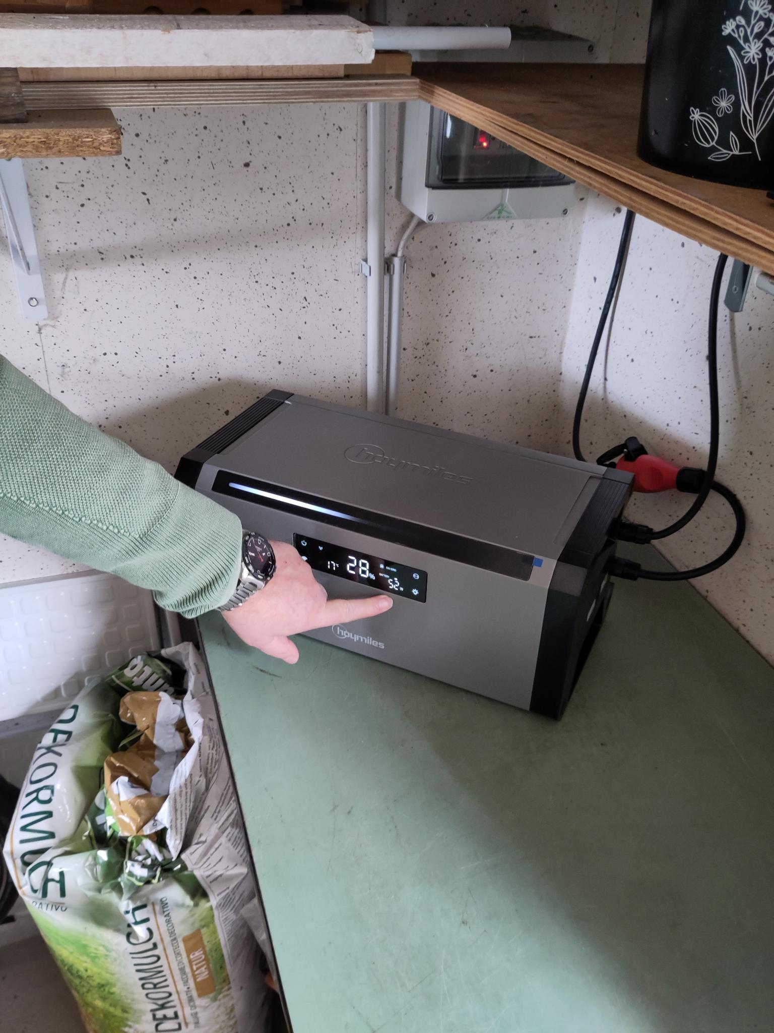 Hoymiles HiBattery HB-1920-AC-SV (1,92kWh AC-Speicher zum Nachrüsten mit Backup-Funktion)